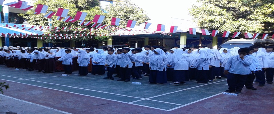 Upacara BenderaSetiap hari Senin siswa Husnayain mengadakan Upacara Benderaselengkapnya...